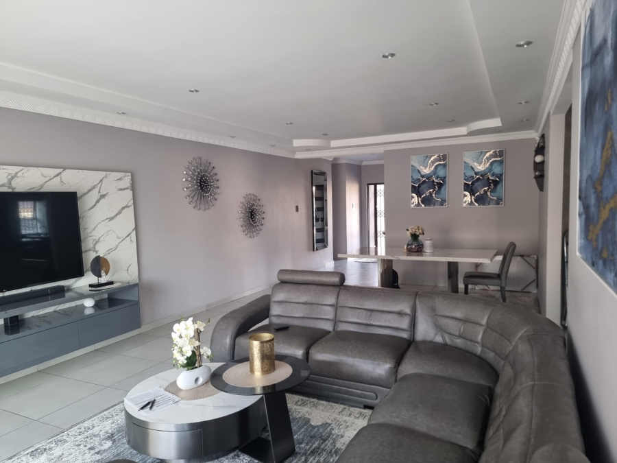 4 Bedroom Property for Sale in Rustenburg Central North West